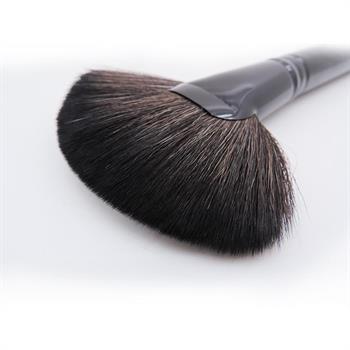 BLUSH BRUSH 182 MM